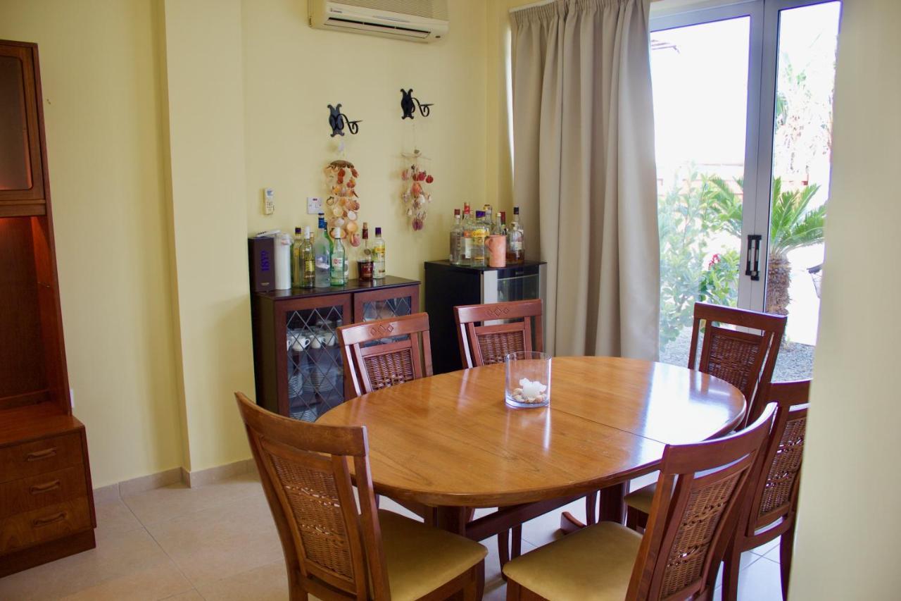 Carolyn Villa Is A Luxury 4-Bedroom Villa With Private Pool In Ajía Nápa Kültér fotó