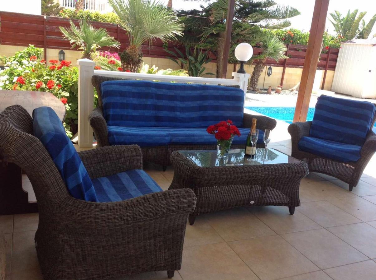 Carolyn Villa Is A Luxury 4-Bedroom Villa With Private Pool In Ajía Nápa Kültér fotó